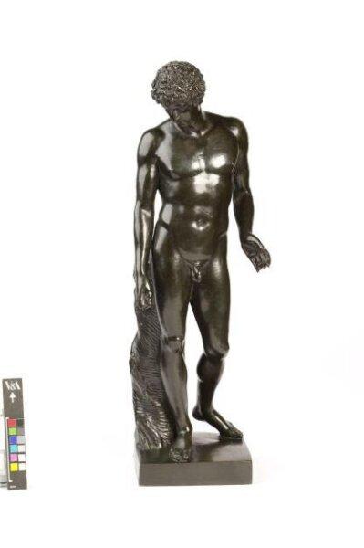Statuette