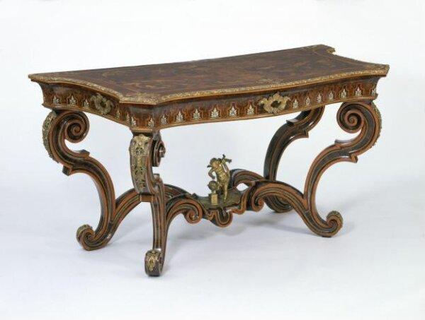 Pier table