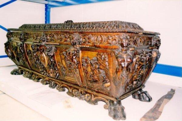 Cassone (chest)
